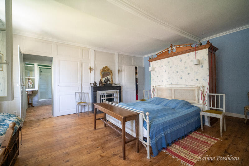 Demeure - 375 m² - 8 pièces