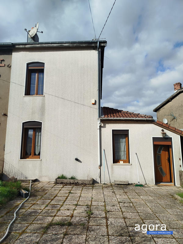 Maison - 90 m² - 5 pièces