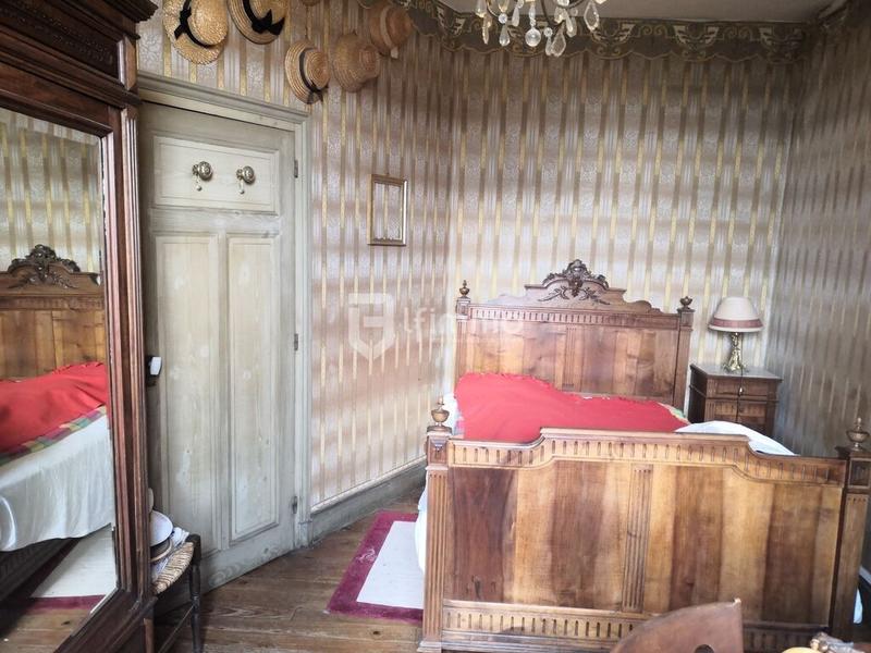 Propriété - 198 m² - 10 pièces