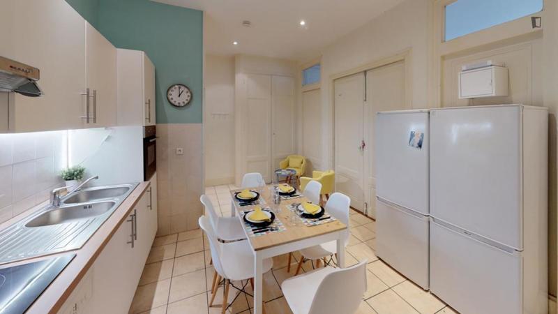 Chambre - 24 m² - 5 pièces