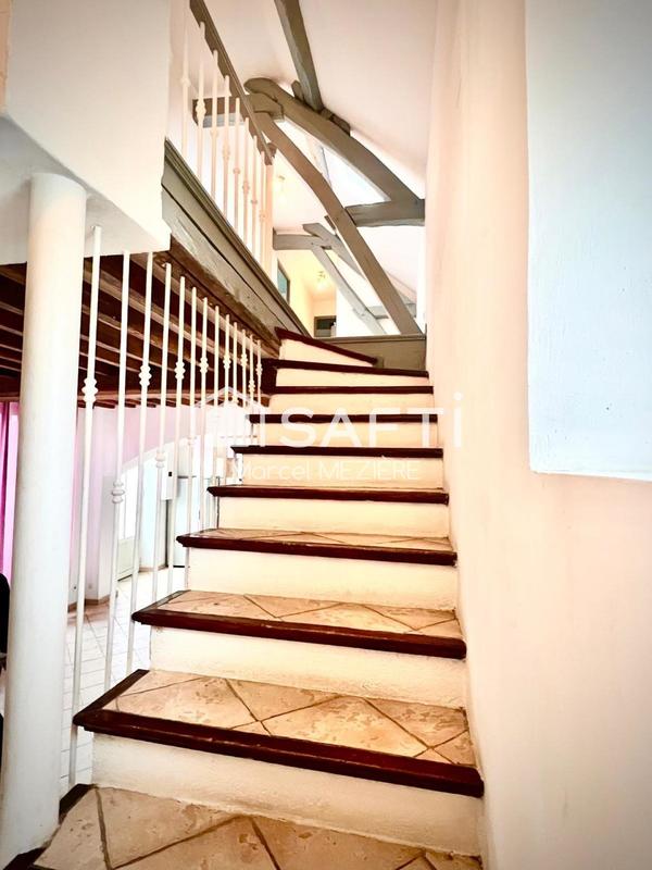 Maison - 180 m² - 11 pièces