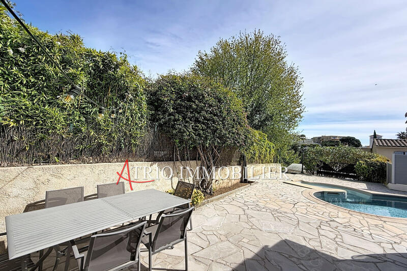 Maison - 102 m² - 4 pièces