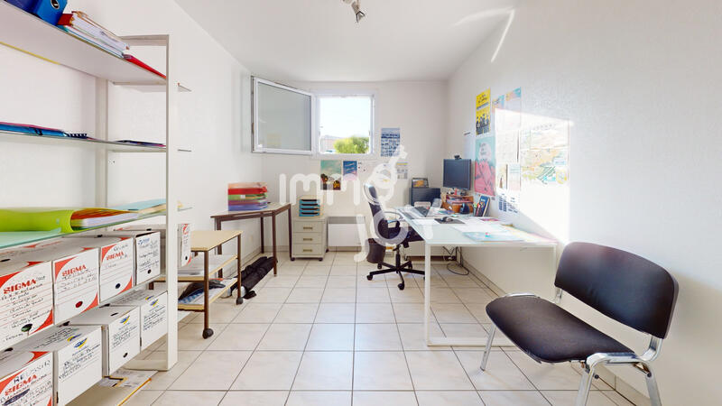 Bureau - 139 m² - 7 pièces