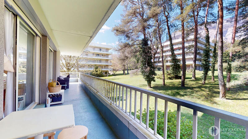 Appartement - 81 m² - 2 pièces