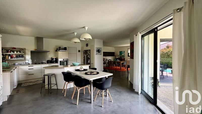 Maison - 198 m² - 6 pièces