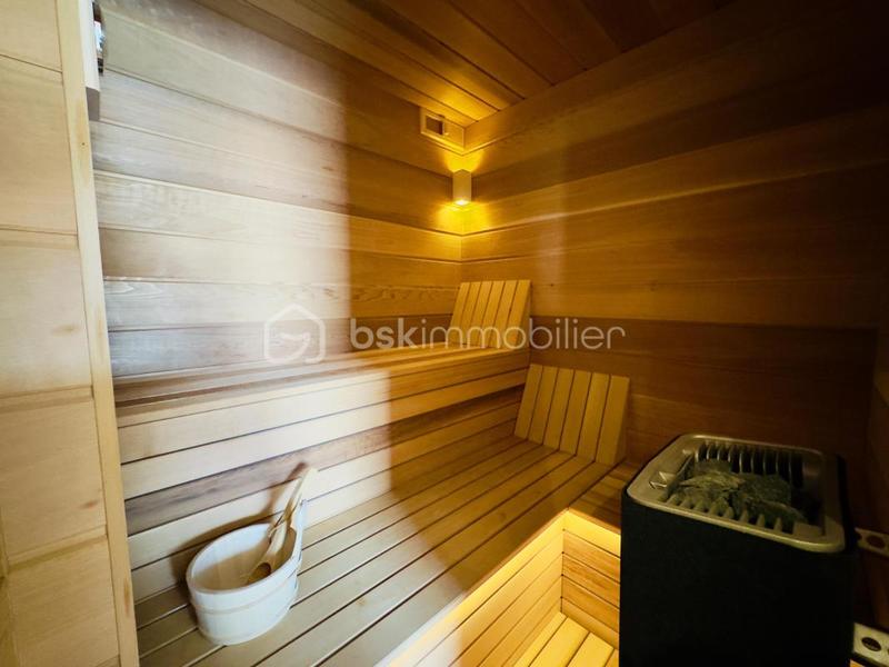 Propriété - 276 m² - 10 pièces