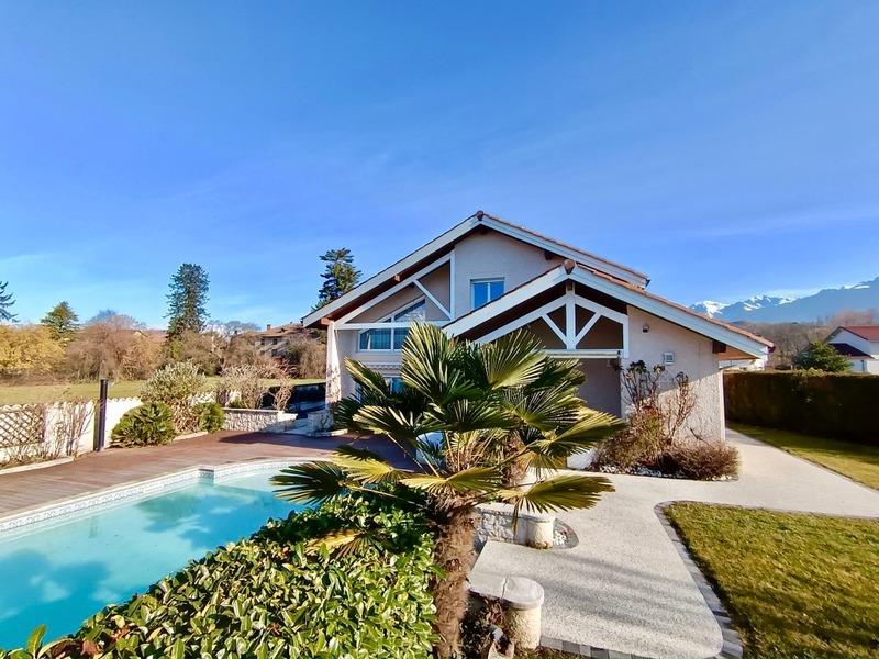 Maison - 268 m² - 8 pièces