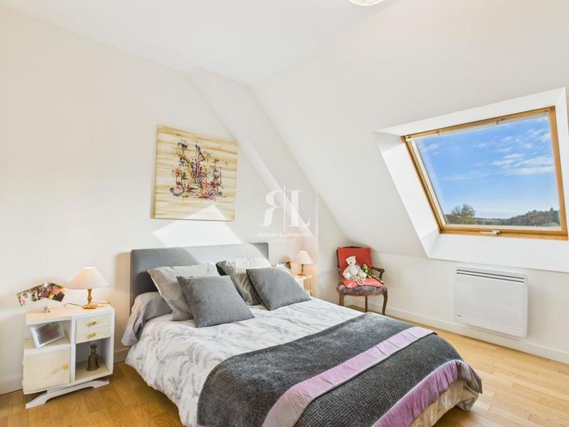 Maison - 230 m² - 5 pièces