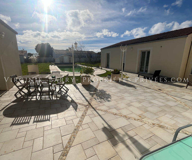 Maison - 300 m² - 7 pièces