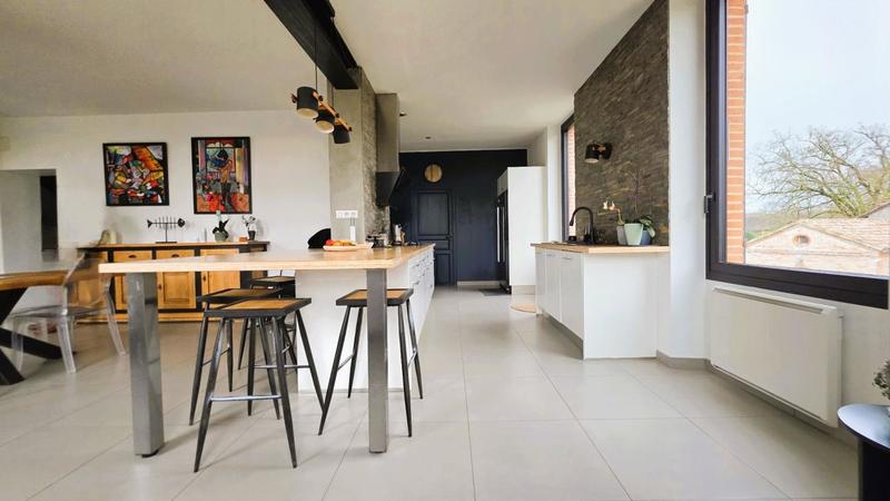 Maison - 249 m² - 8 pièces