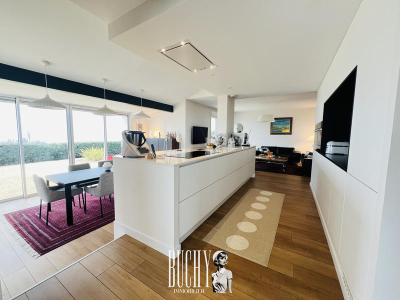 Maison - 183 m² - 6 pièces