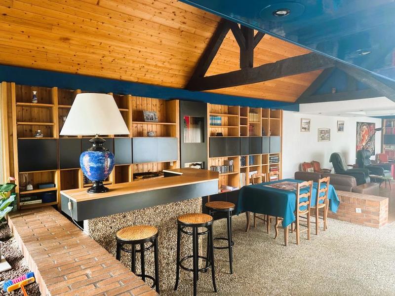 Maison - 236 m² - 11 pièces