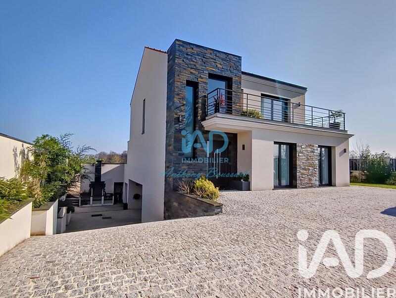 Maison de maîtres - 240 m² - 8 pièces