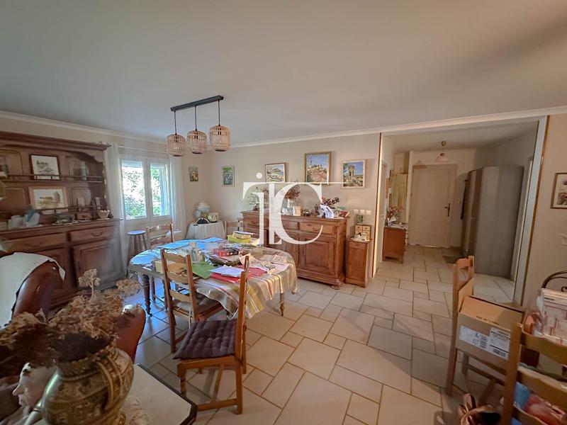 Maison - 245 m² - 8 pièces