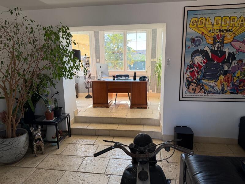 Maison - 180 m² - 5 pièces