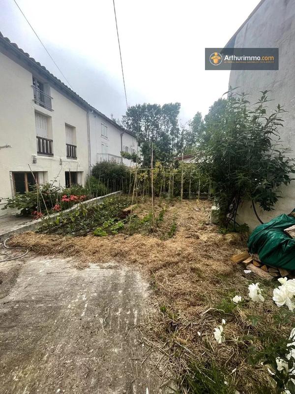 Maison - 205 m² - 8 pièces