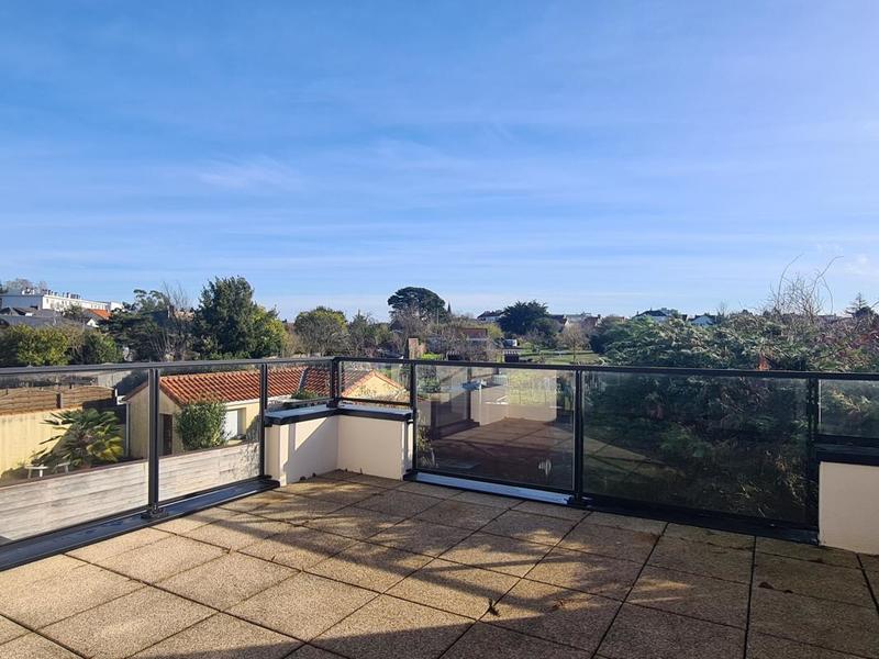 Maison - 210 m² - 6 pièces