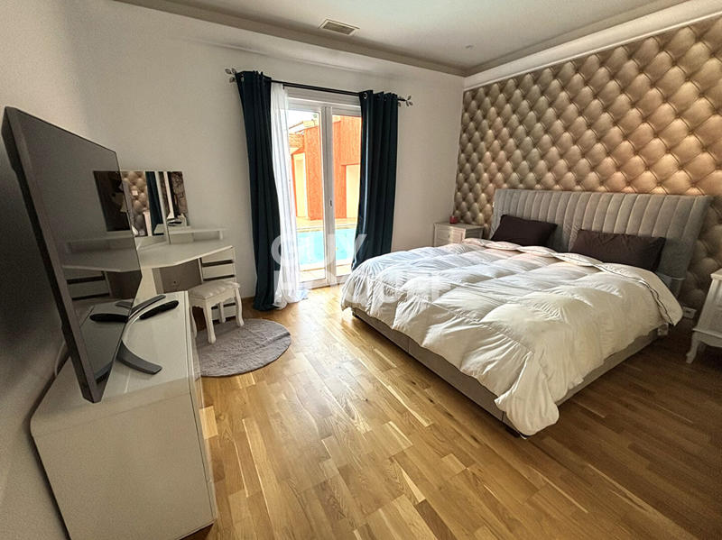 Maison - 191 m² - 6 pièces