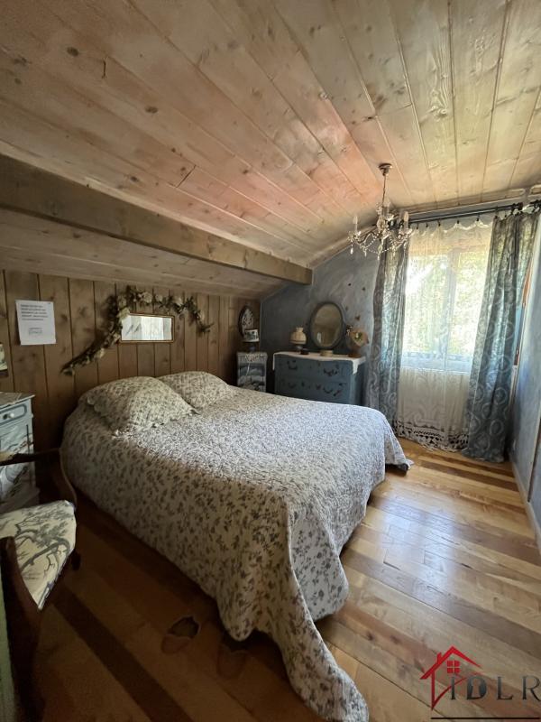 Propriété - 330 m² - 20 pièces