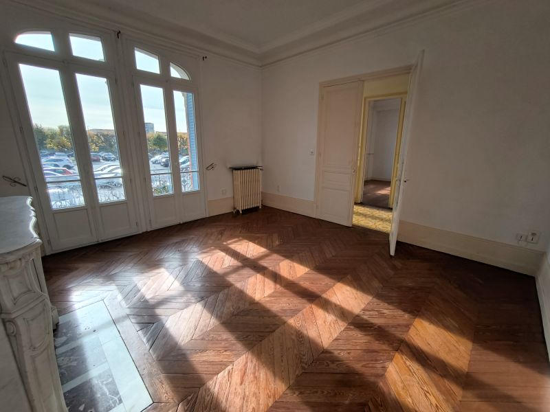 Propriété - 400 m² - 7 pièces