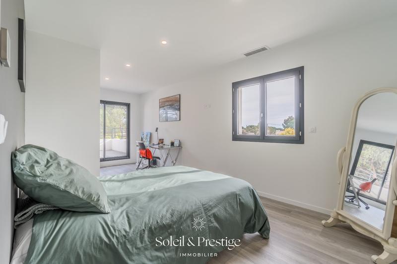 Maison - 232 m² - 7 pièces