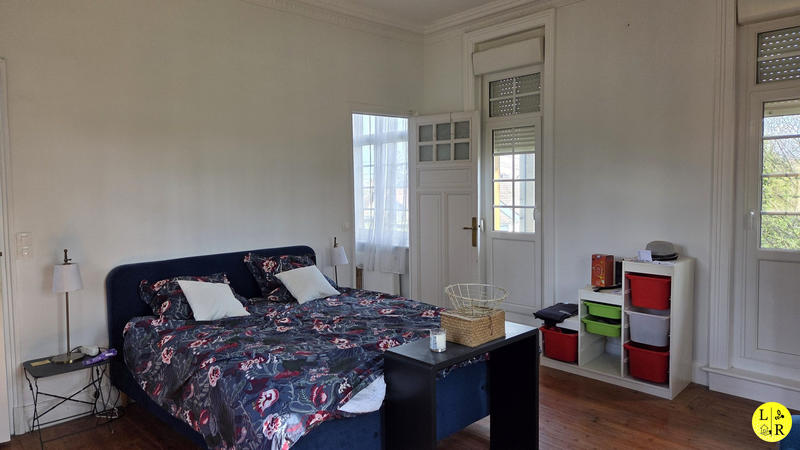 Maison - 238 m² - 7 pièces