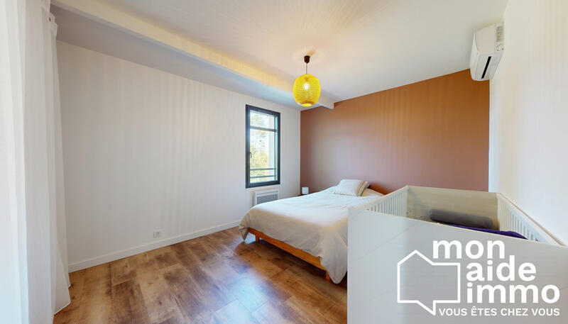 Maison - 140 m² - 5 pièces