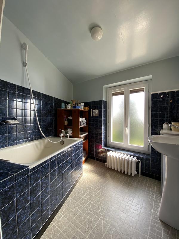 Maison - 213 m² - 8 pièces