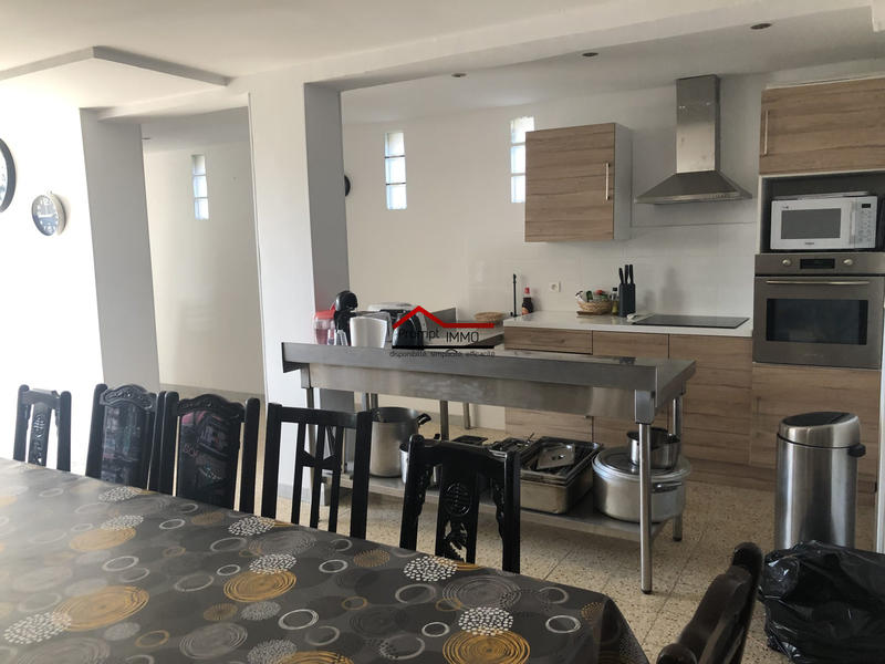 Maison - 520 m² - 8 pièces