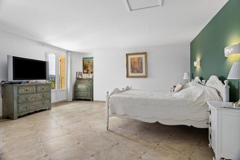 Maison - 294 m² - 5 pièces