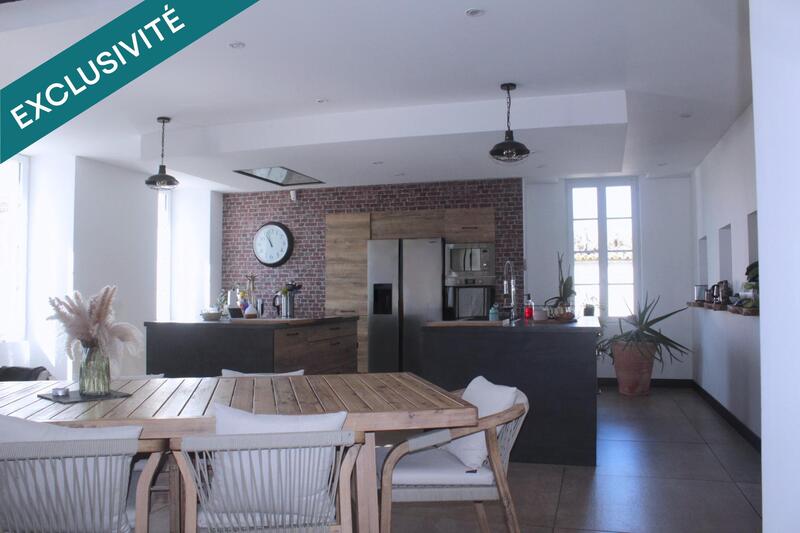 Maison - 240 m² - 8 pièces