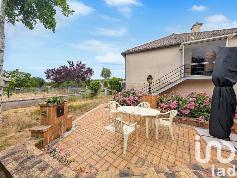 Maison - 99 m² - 5 pièces