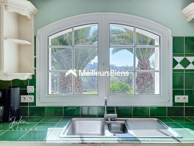 Maison - 205 m² - 8 pièces