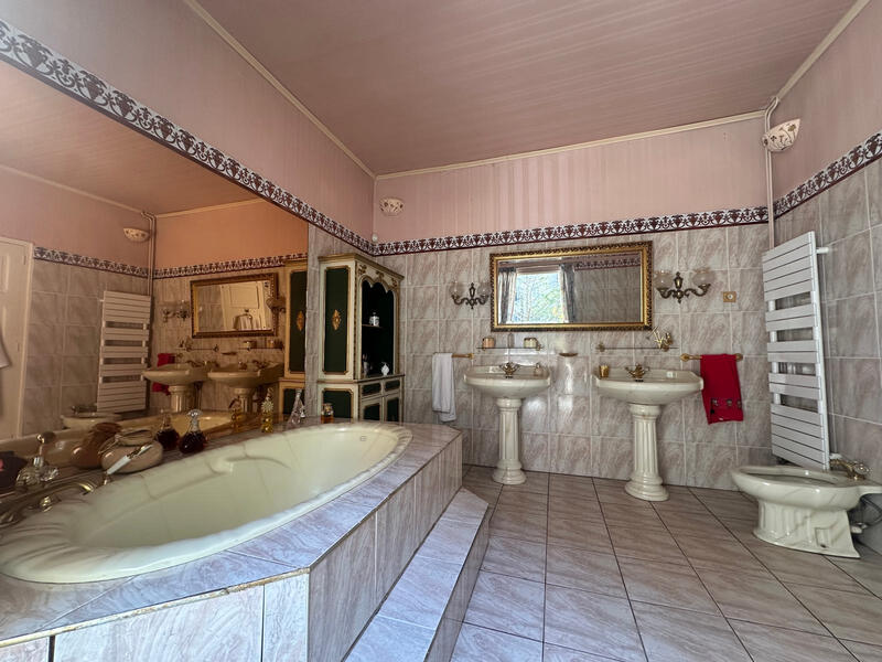 Maison - 145 m² - 5 pièces