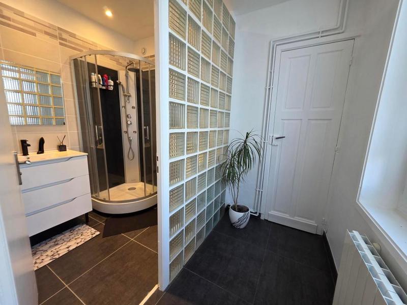 Maison - 200 m² - 5 pièces