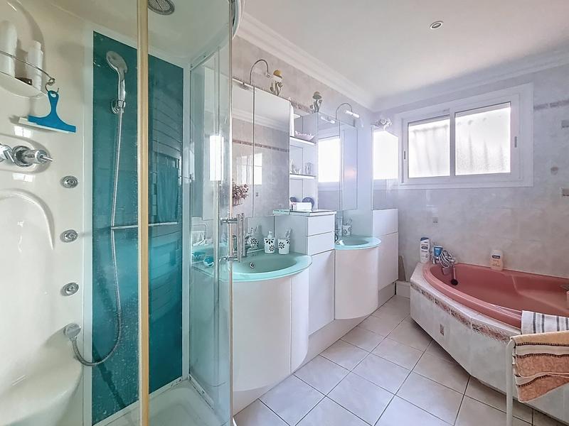 Maison - 167 m² - 5 pièces