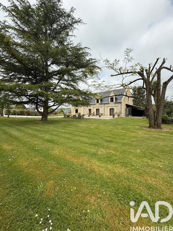 Maison - 263 m² - 8 pièces