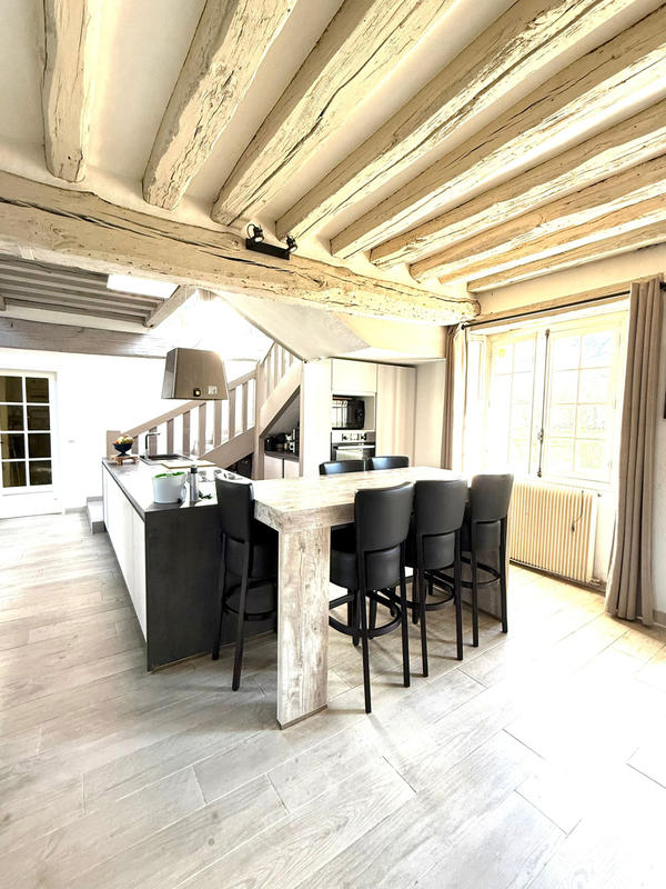 Propriété - 600 m² - 23 pièces