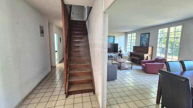 Maison - 180 m² - 7 pièces