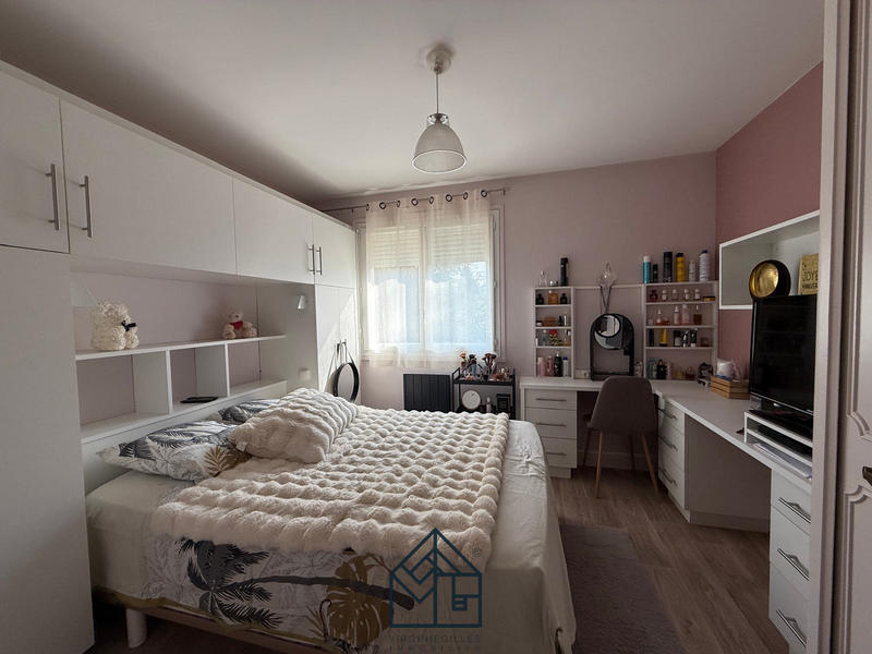 Maison - 230 m² - 7 pièces