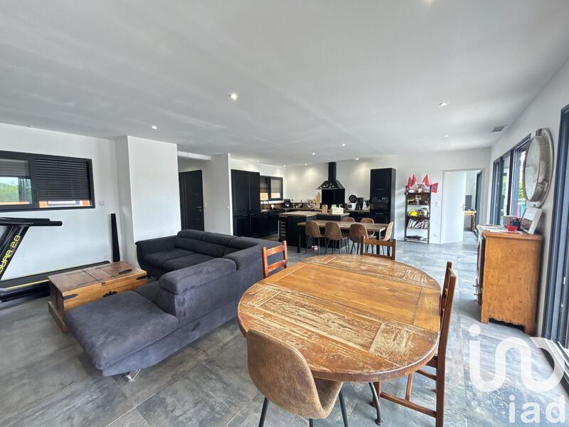 Maison - 150 m² - 5 pièces