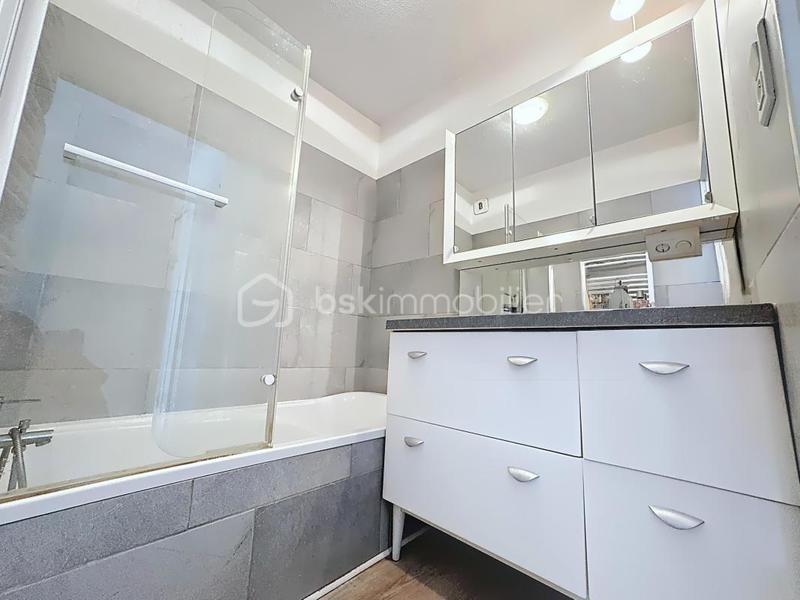 Appartement - 84 m² - 4 pièces