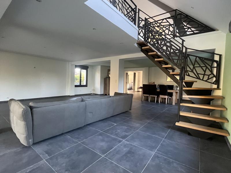 Villa - 400 m² - 10 pièces