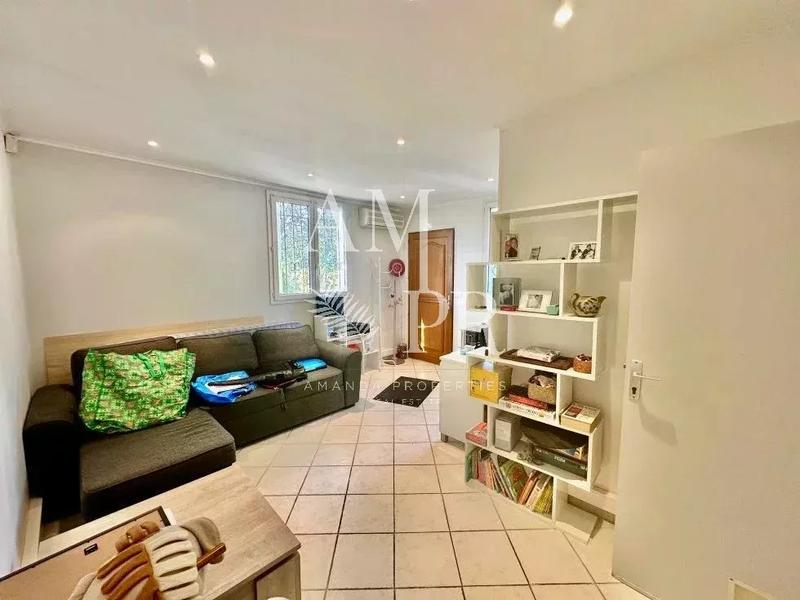 Maison - 181 m² - 7 pièces