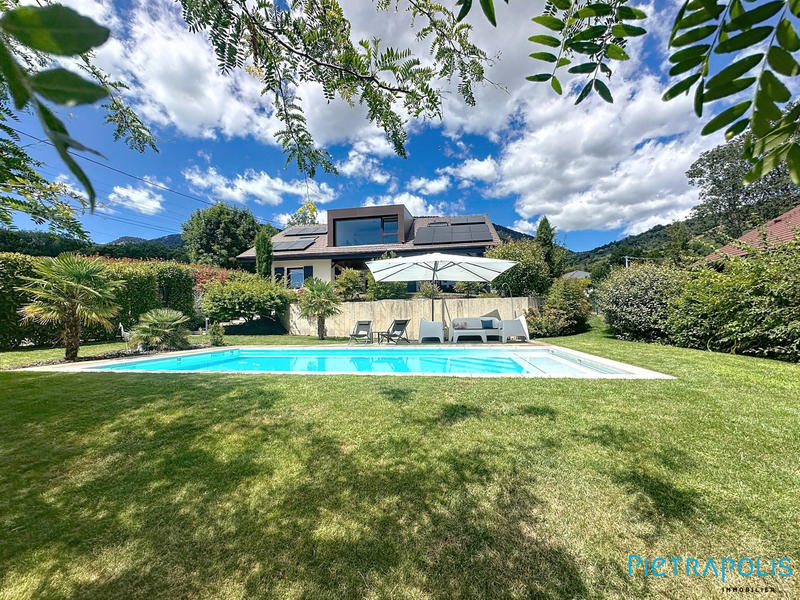 Villa - 195 m² - 6 pièces