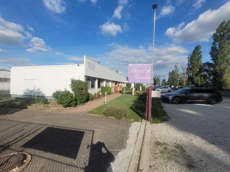 Local commercial - 304 m²