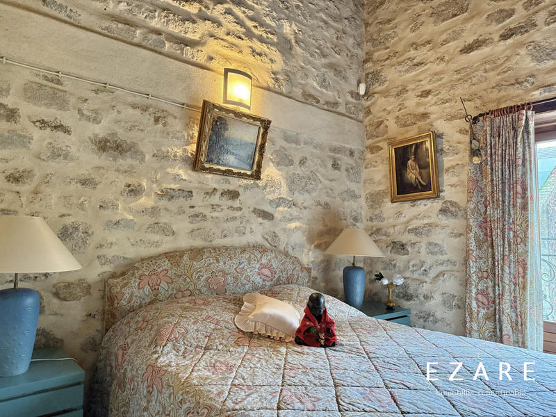 Maison ancienne - 828 m² - 12 pièces