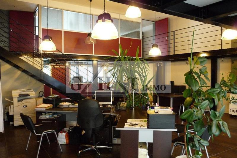 Bureau - 251 m²