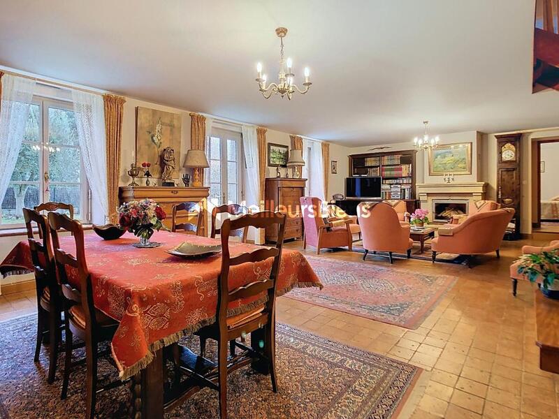 Maison - 202 m² - 6 pièces