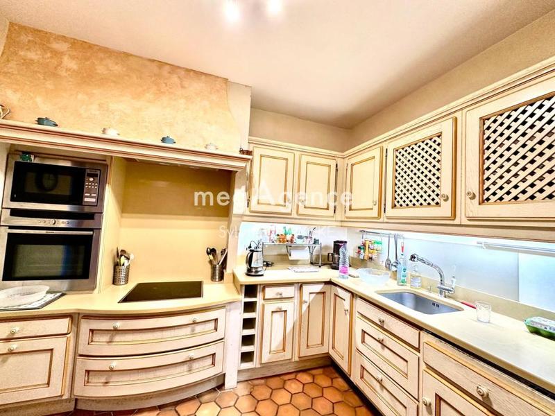 Corps de ferme - 201 m² - 8 pièces